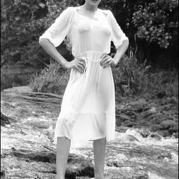 Retro leggy milf