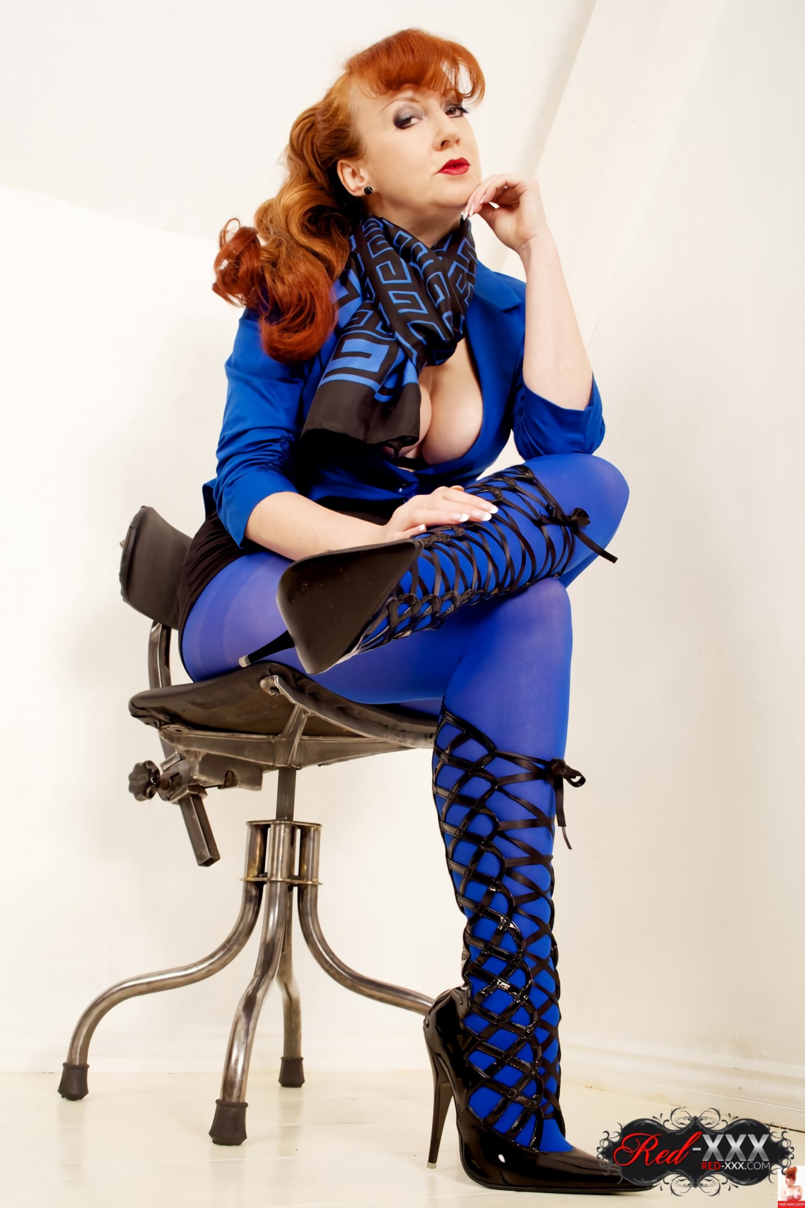 Blue Pantyhose Wank!